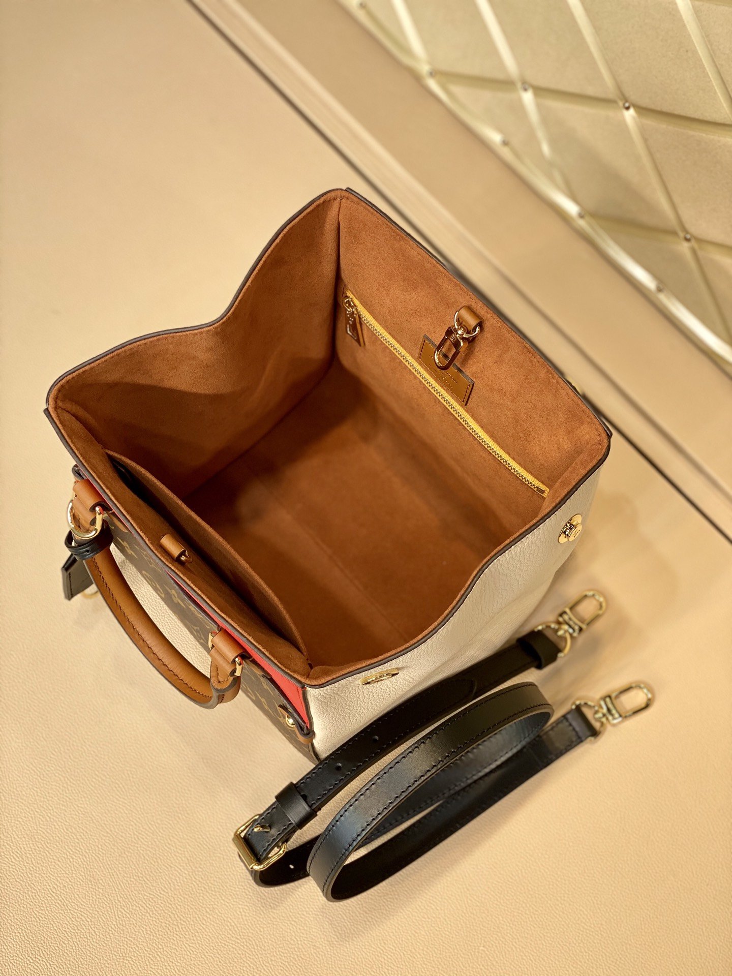 l0*is V*t0n fold tote bag-35*40*17cm