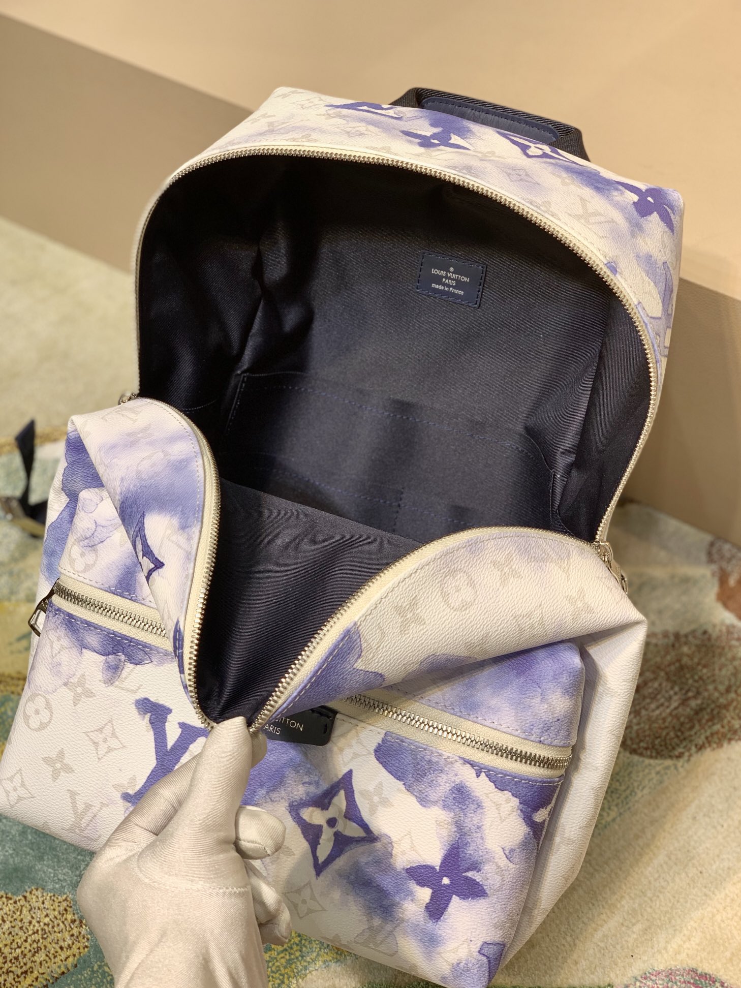 l0*is V*t0n discovery backpsck-37*40*20 cm