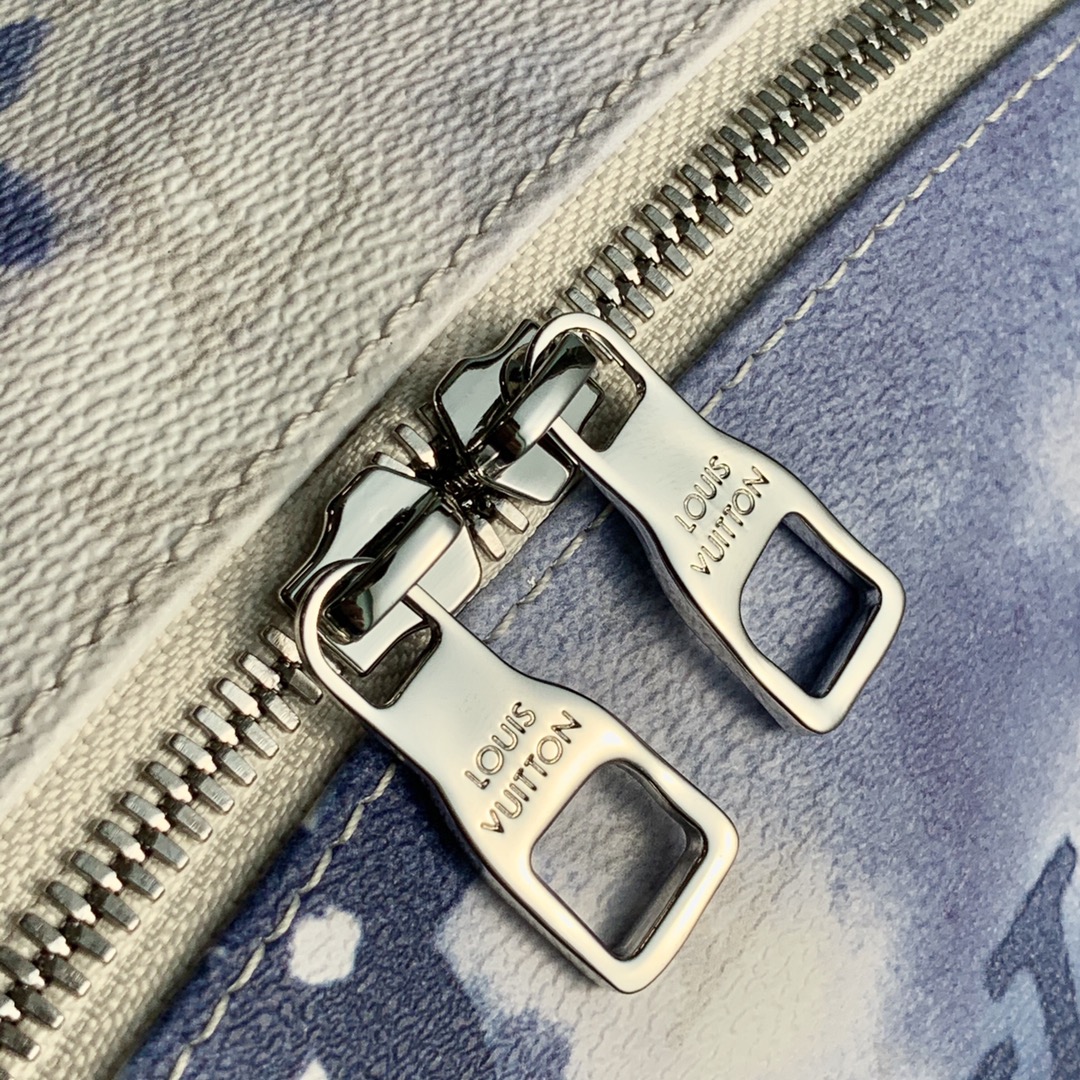 l0*is V*t0n discovery backpsck-37*40*20 cm