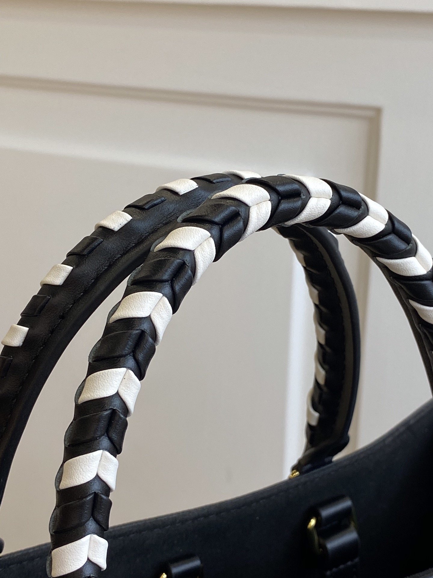 l0*is V*t0n onthego handbag-41*34*19cm