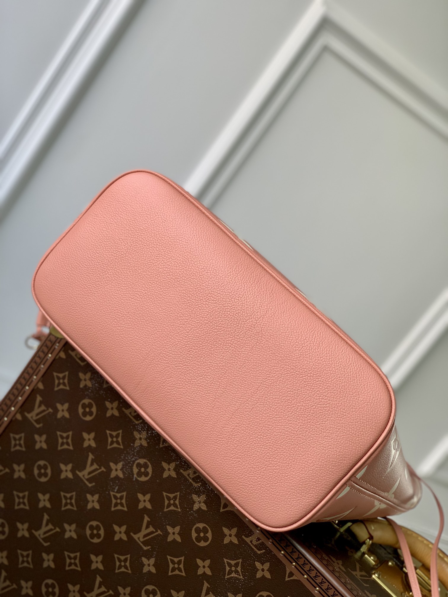 l0*is V*t0n neverfull mm (red inside) -32*29*17cm