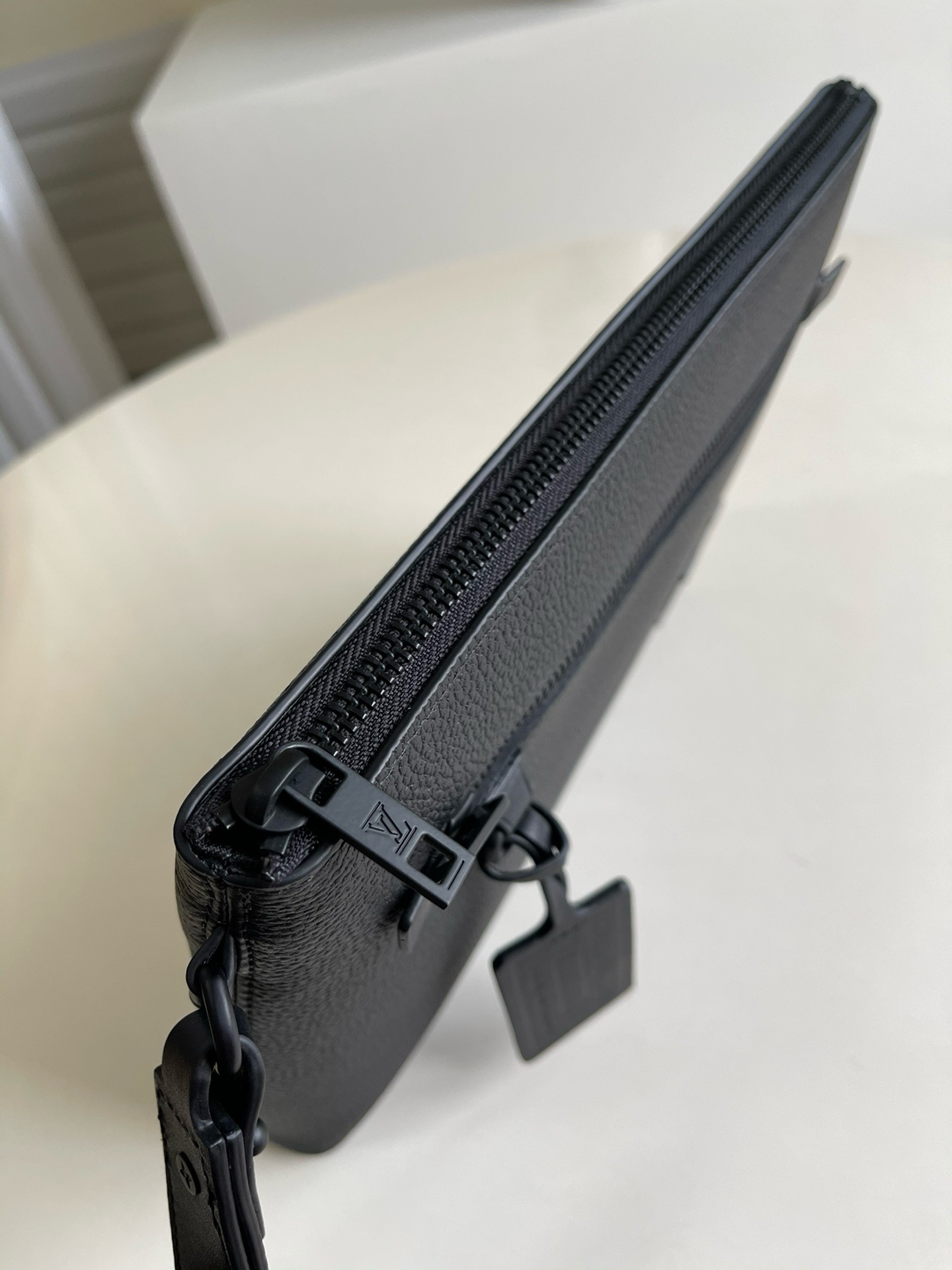 l0vis Vvtt0n takeoff pouch-m11485-30 x 22 x 5cm