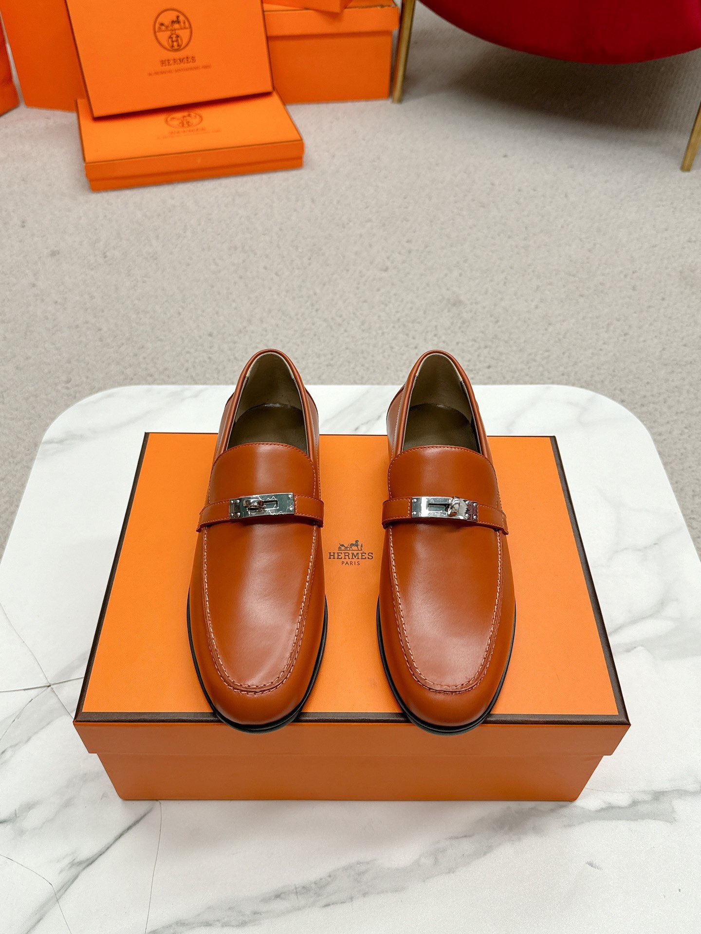 H**me5 Loafers