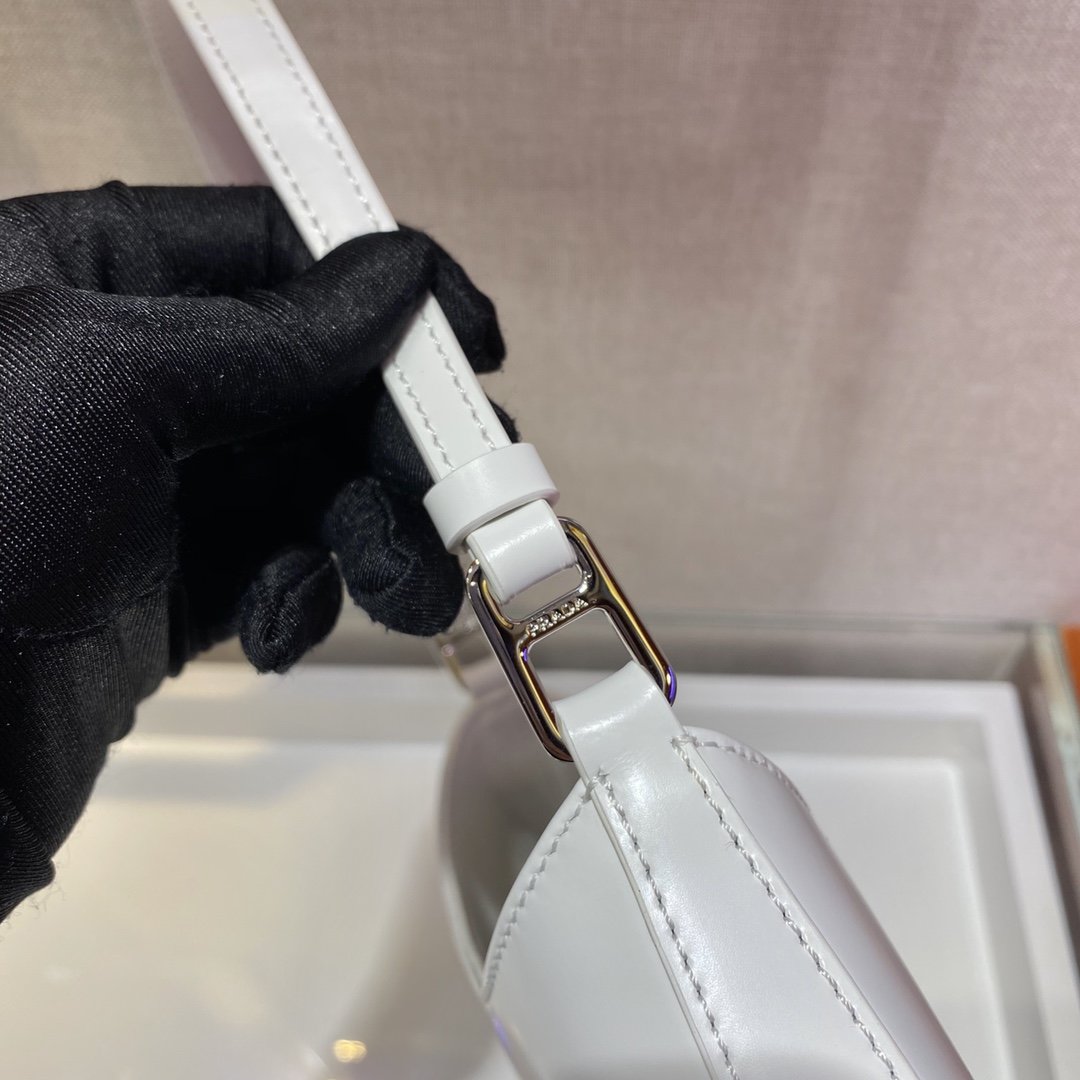 Pra*a vintage handbags1bc148-26*16*4cm