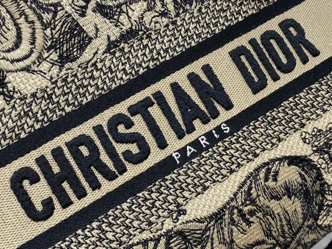 lady D*or handle bag-24cm