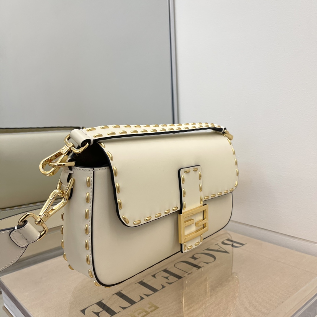 F**di medium baguette bag-26x15x4cm