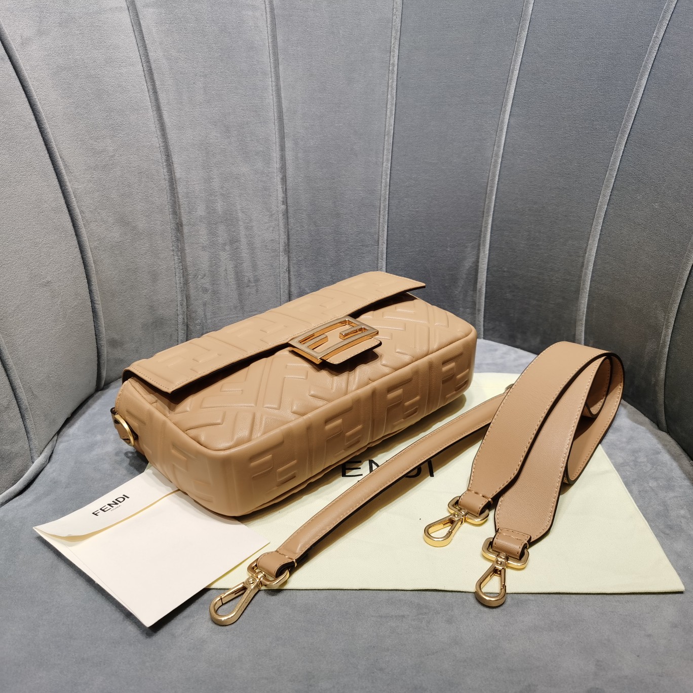 F**di medium baguette bag-26x15x4cm