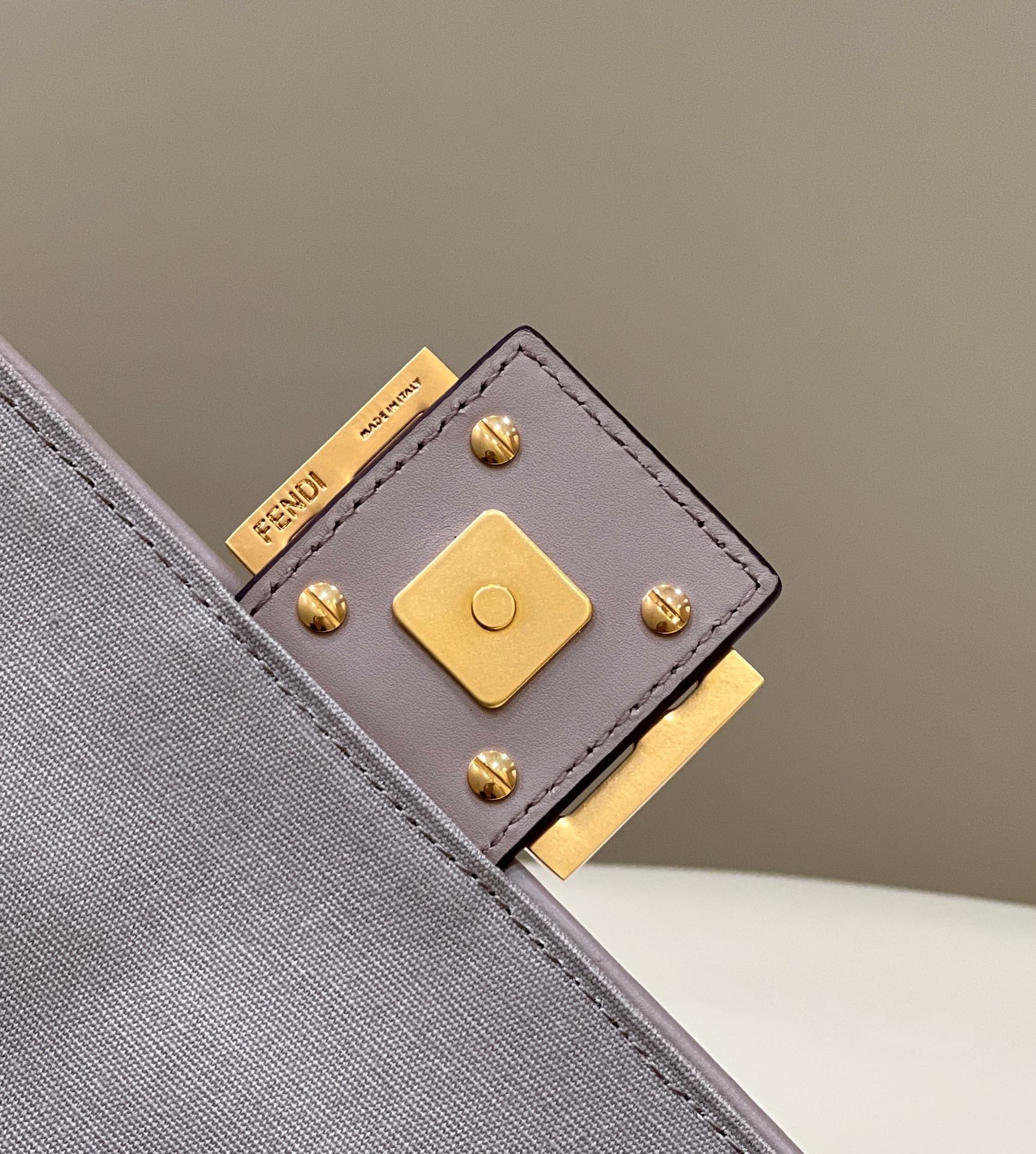 F**di baguette bag-27×6×14cm