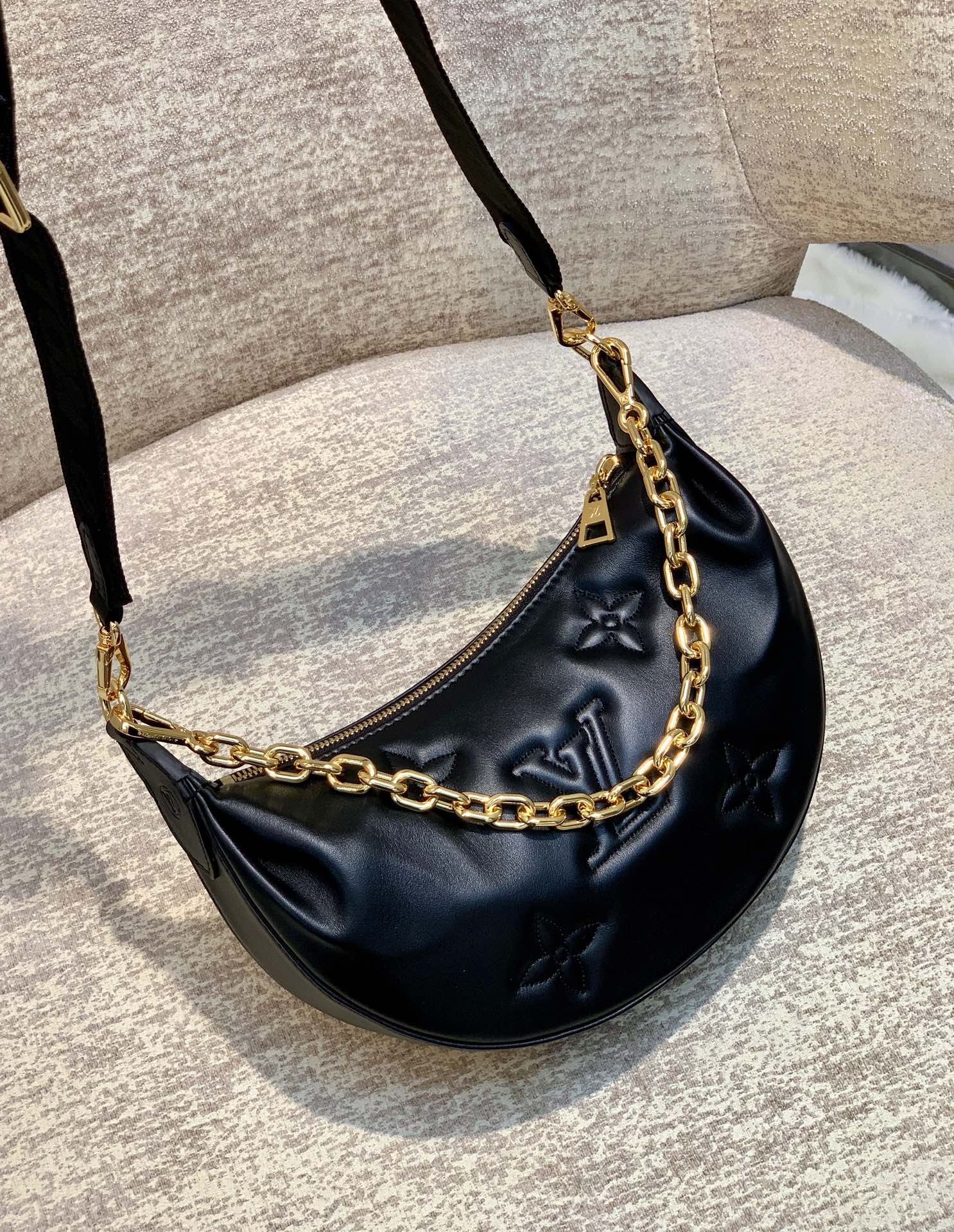 l0*is V*t0n over the moon handbag-27.5*16*7cm