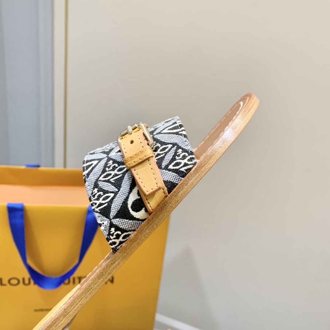 l0*is V*t0n slippers