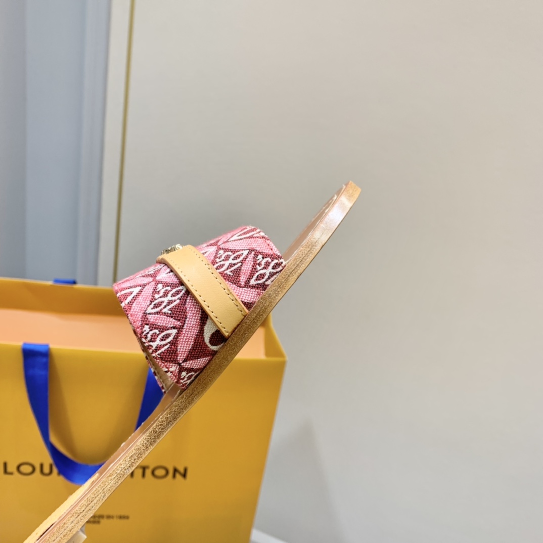 l0*is V*t0n slippers