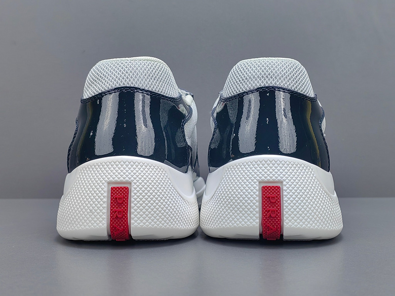 Pra*a Sneakers