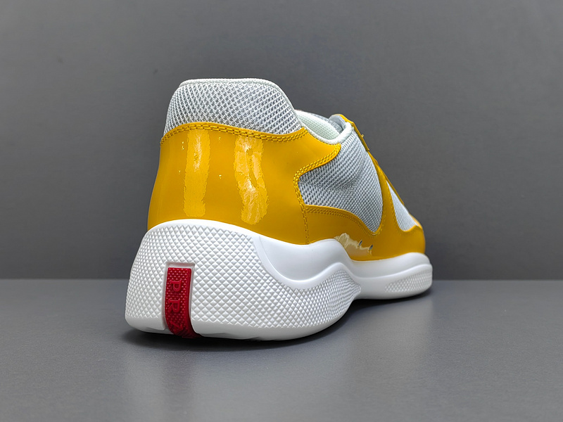 Pra*a Sneakers
