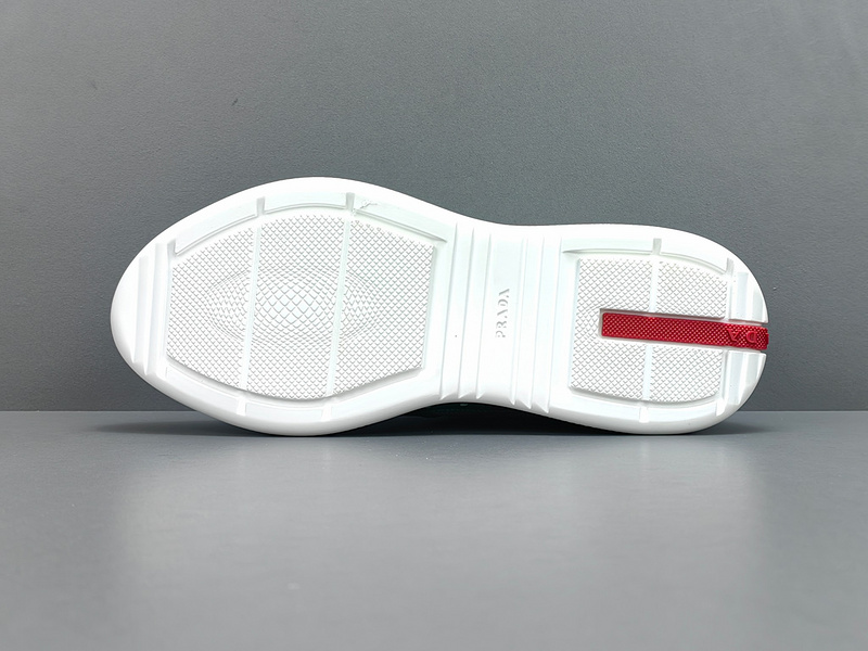 Pra*a Sneakers