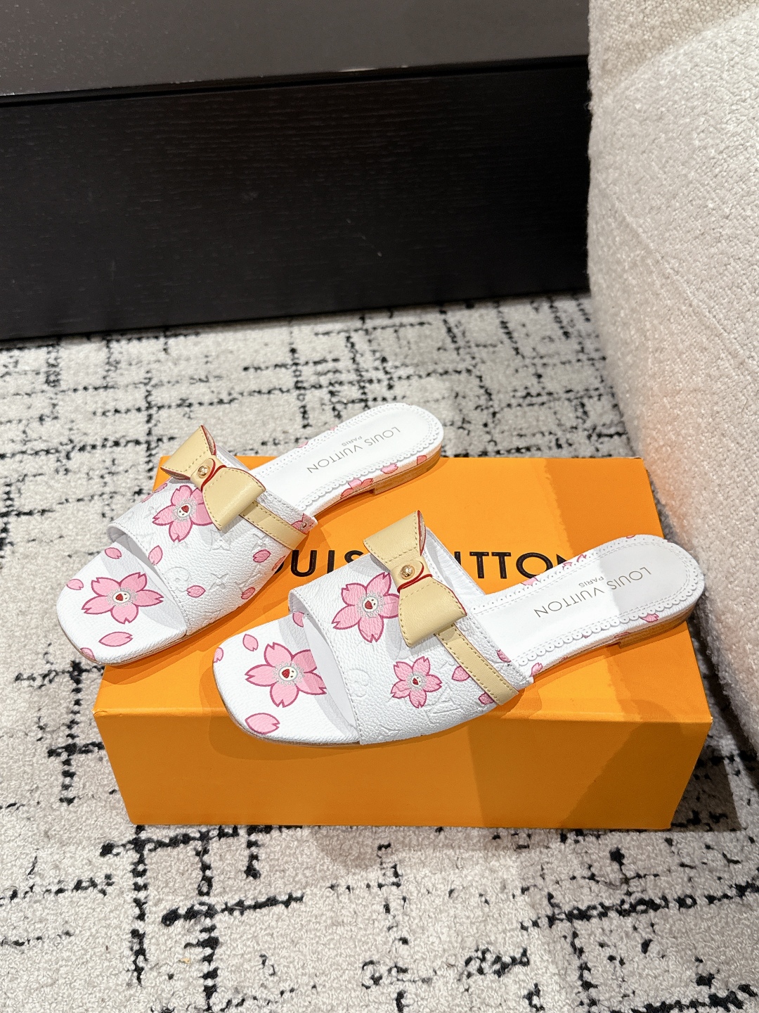 L0vis Vvtt0n 25SS Sandals