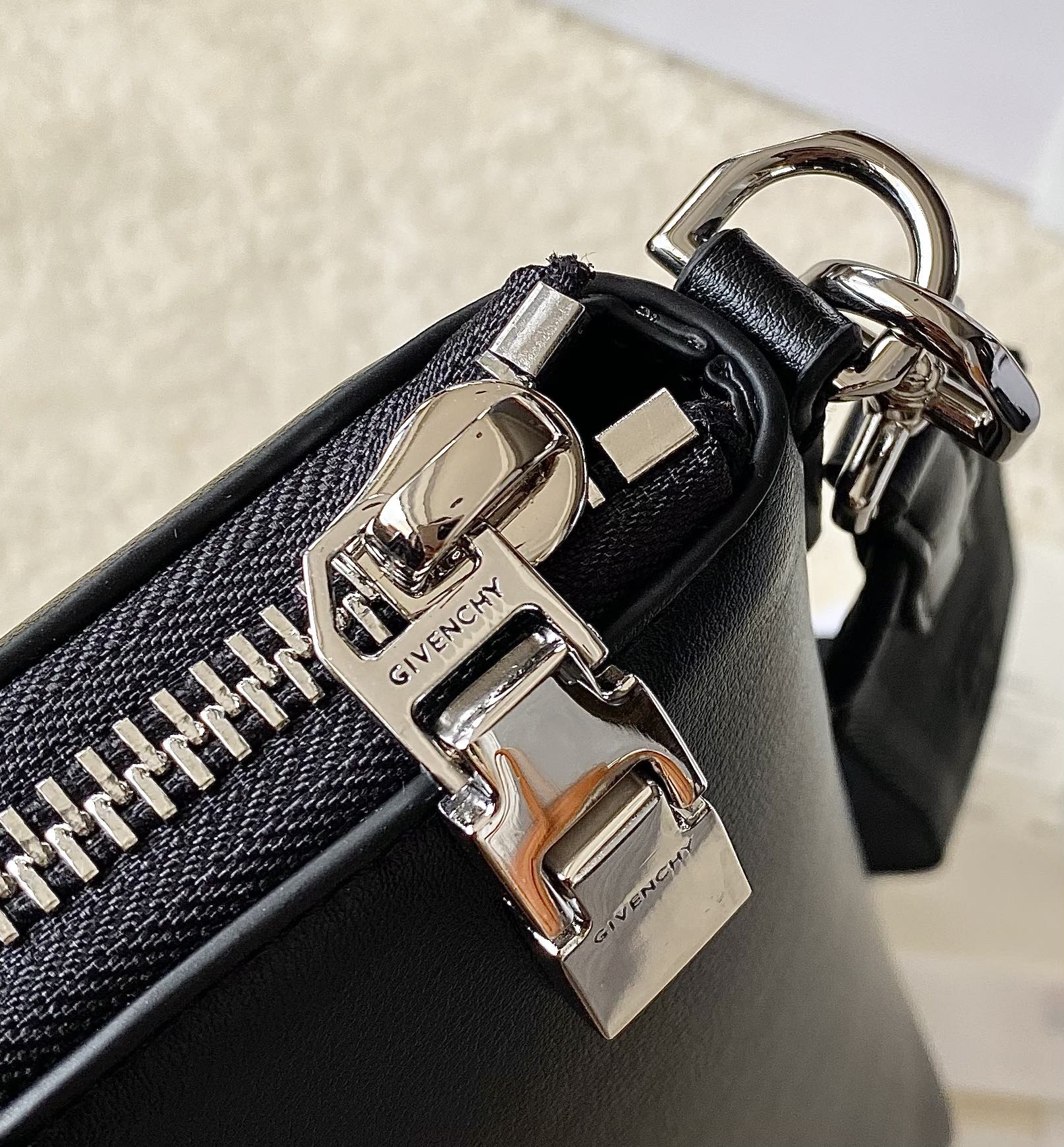 G1uenchy antigona sport -33*7*25cm