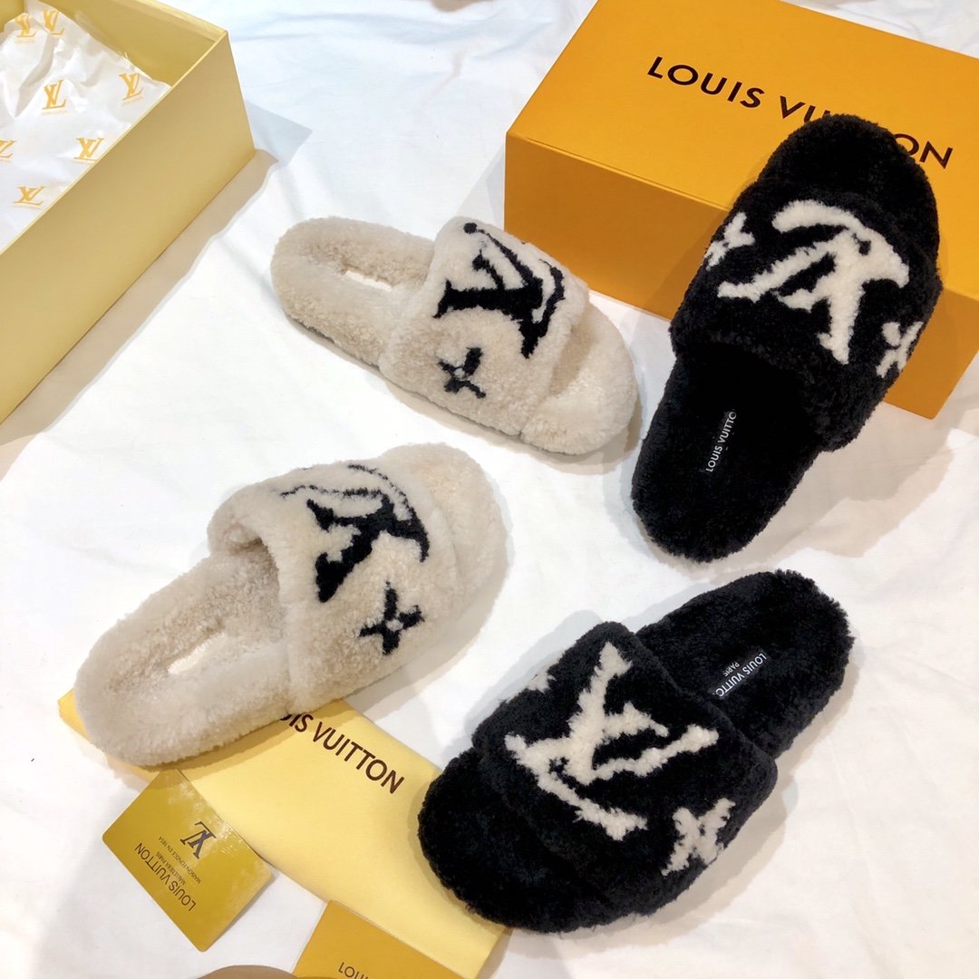 l0*is V*t0n wool slippers