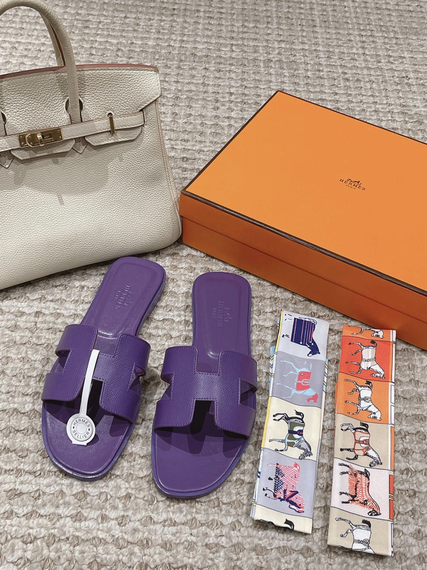 H**me5 Slippers