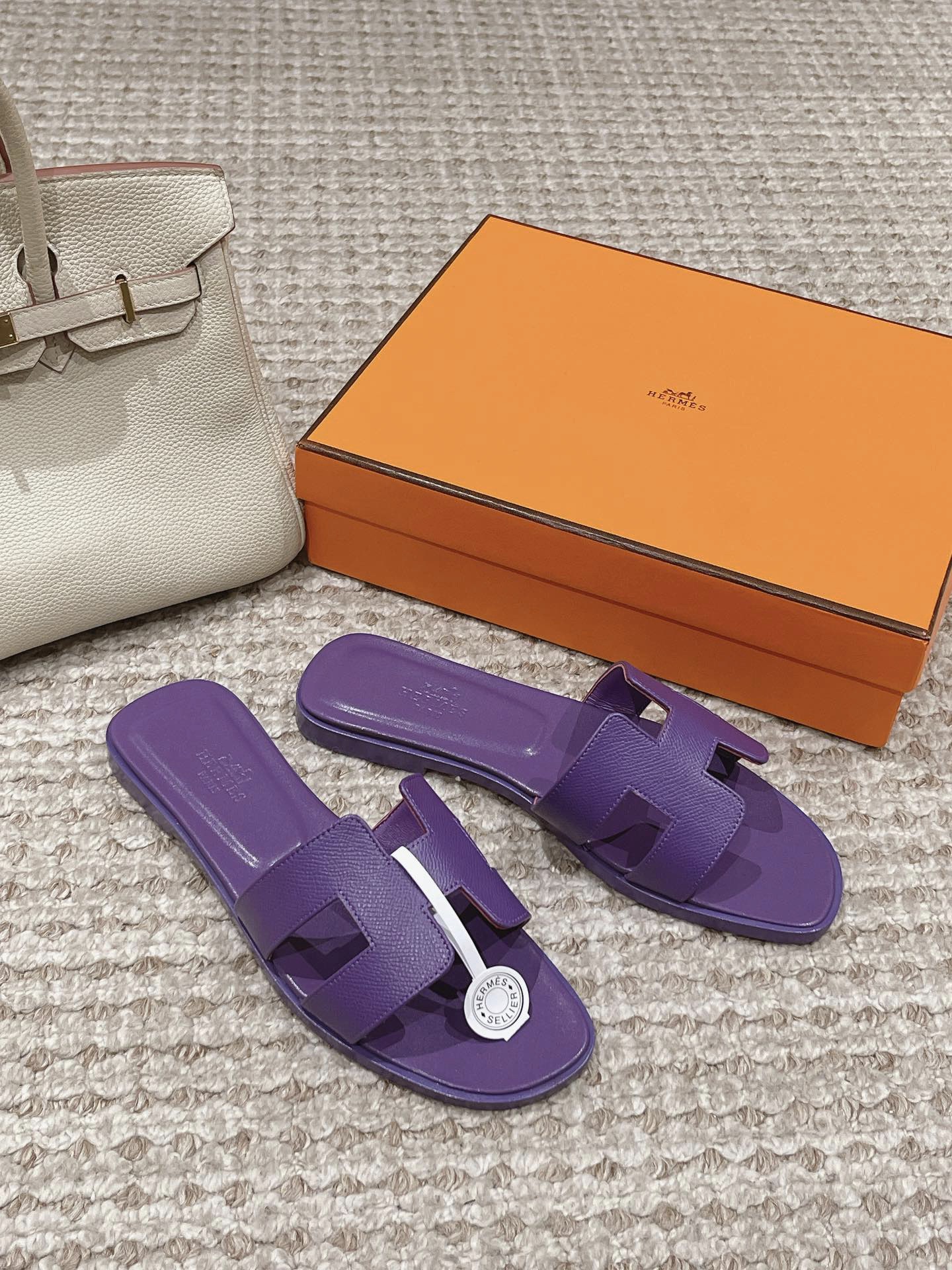 H**me5 Slippers
