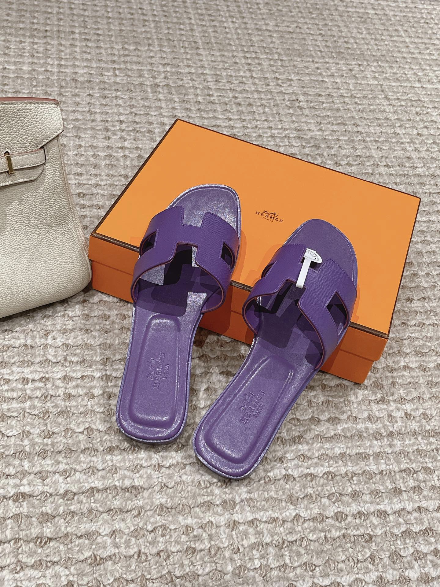 H**me5 Slippers