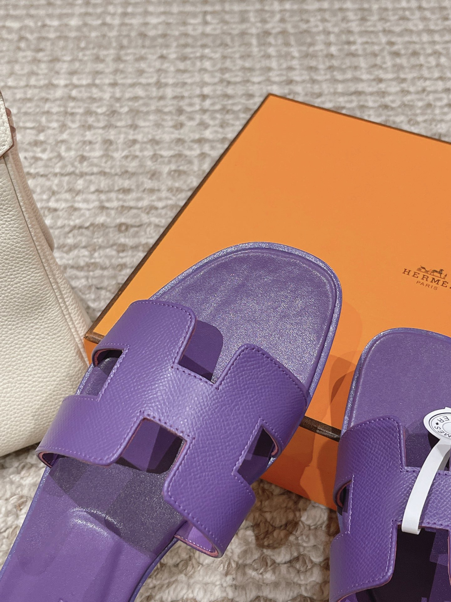 H**me5 Slippers