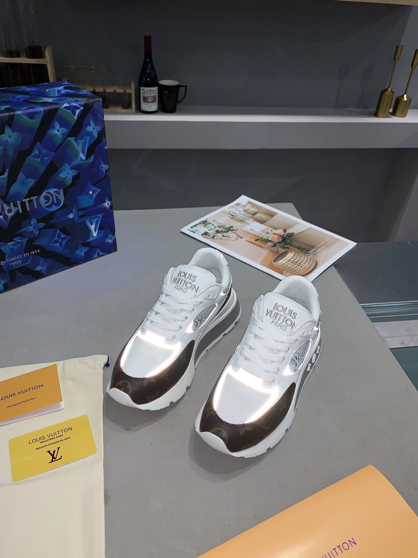 l0*is V*t0n sneakers