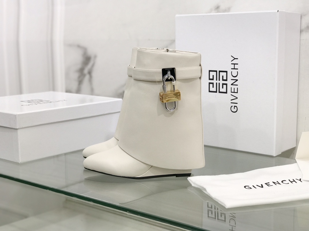 G1uenchy boots(eu35-42)