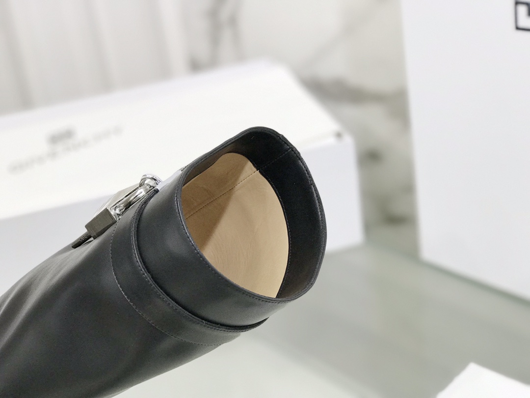 G1uenchy boots(eu35-42)