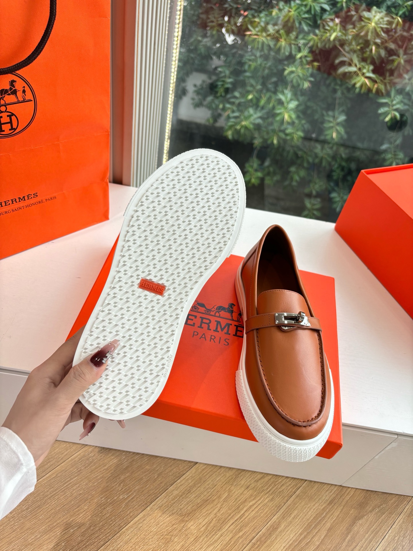 H**me5 Loafers