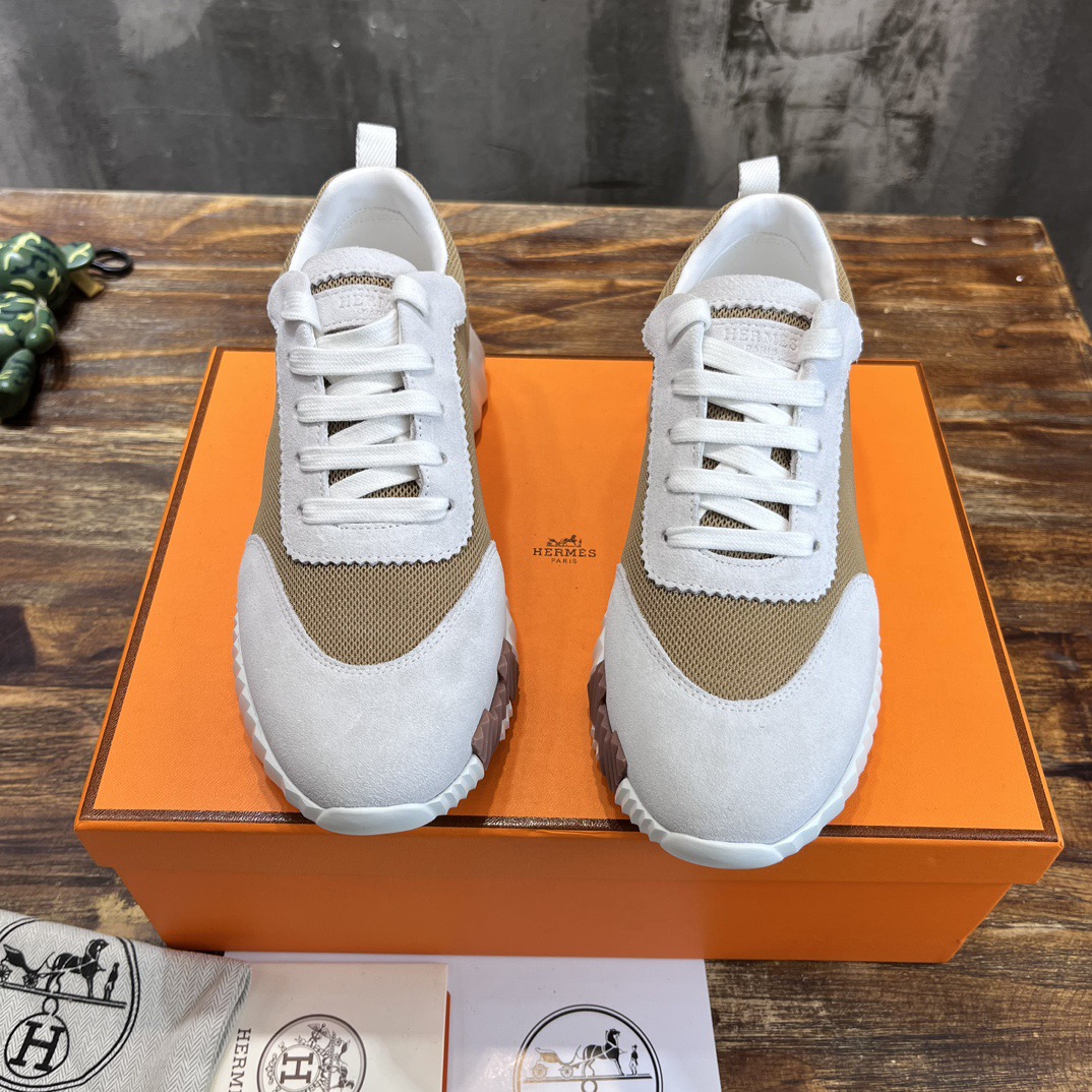 H**me5 Sneakers
