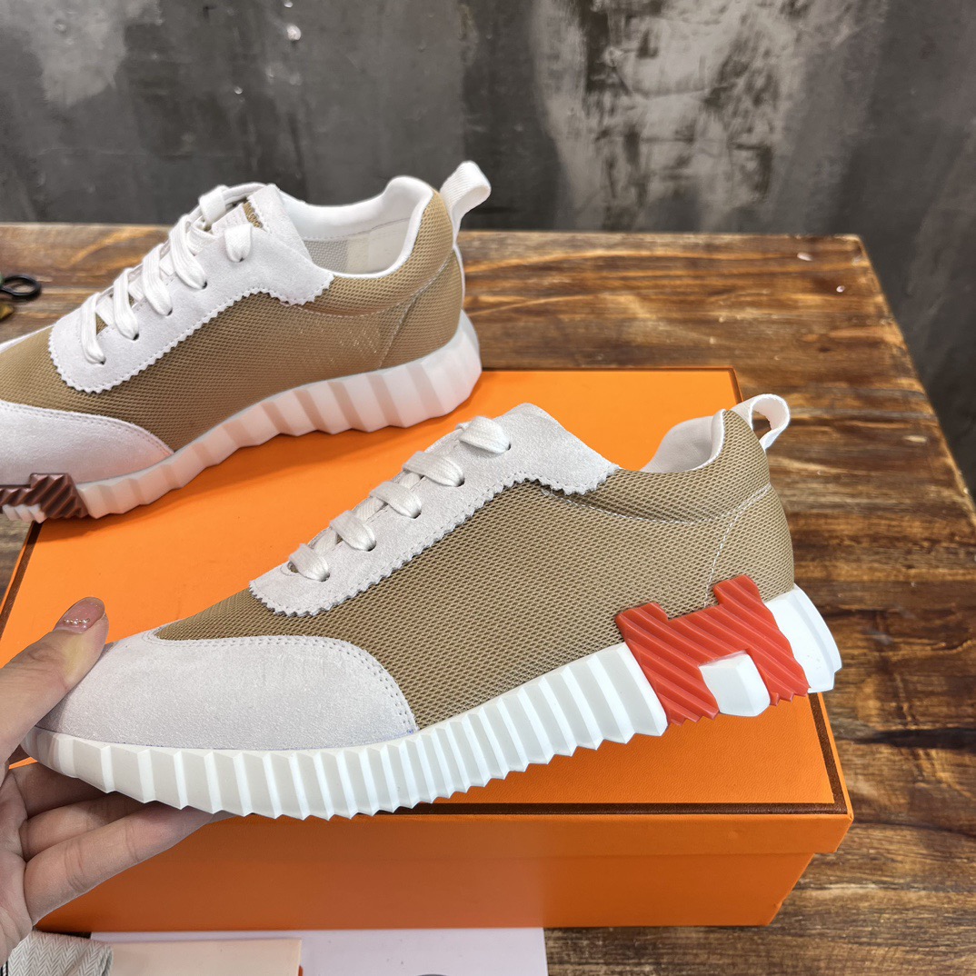 H**me5 Sneakers