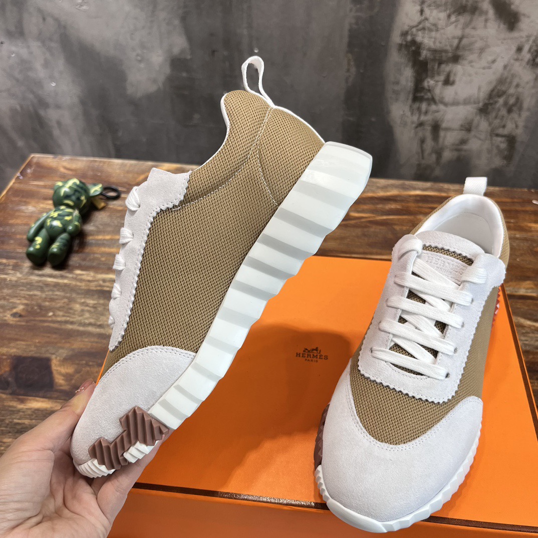 H**me5 Sneakers