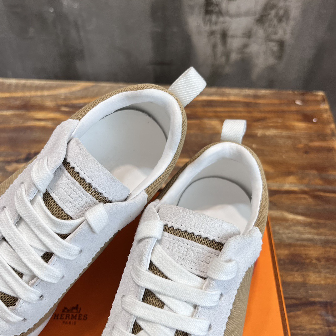 H**me5 Sneakers