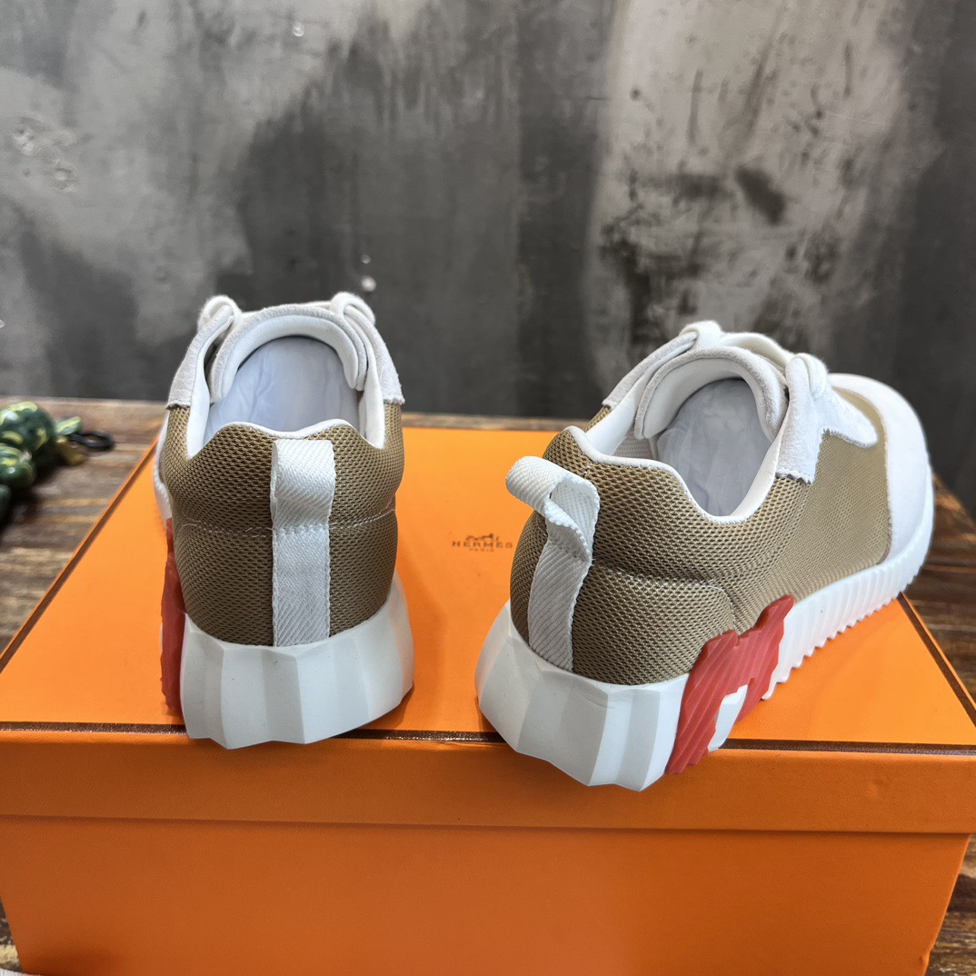 H**me5 Sneakers
