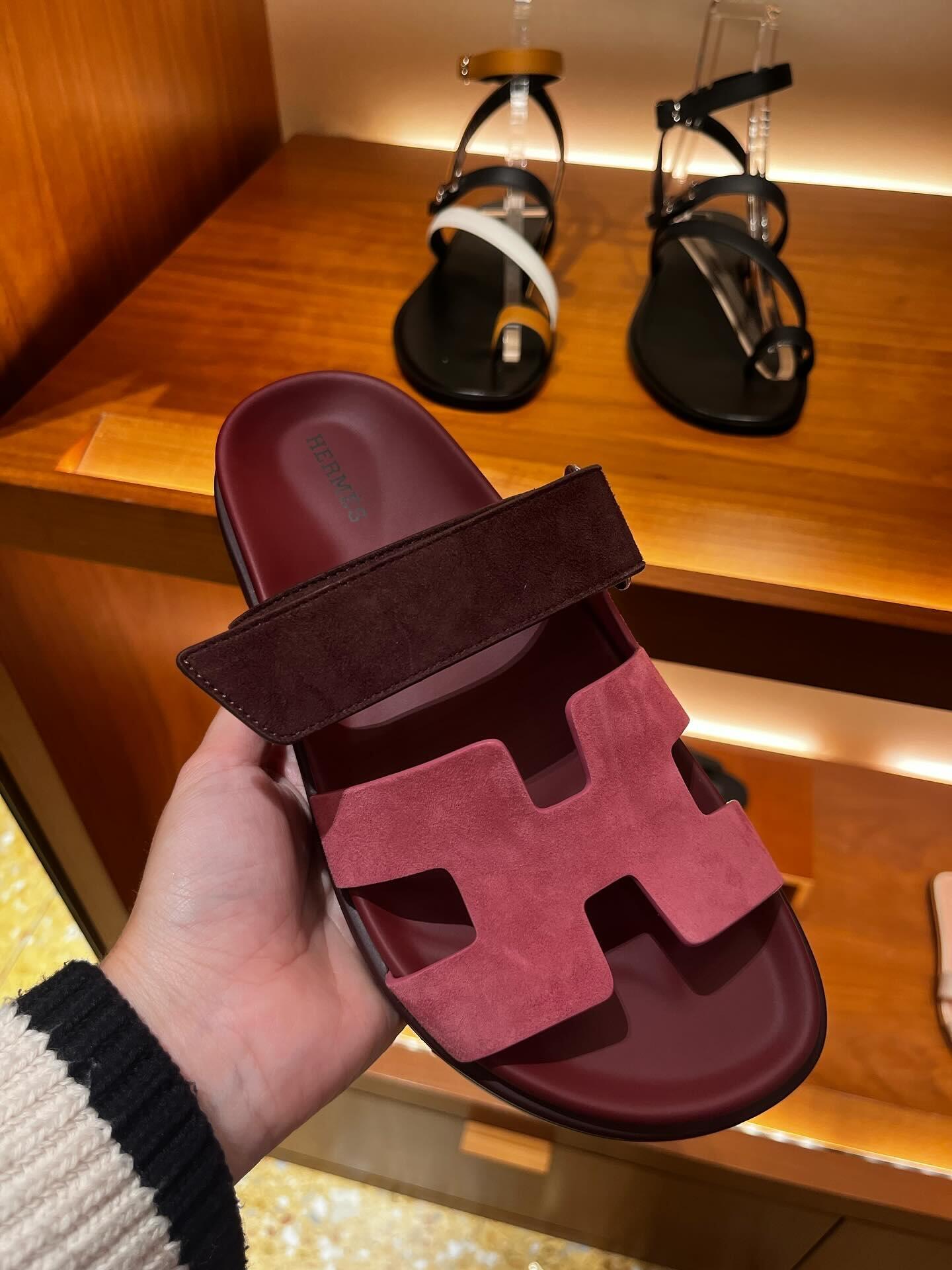 H**me5 Sandals