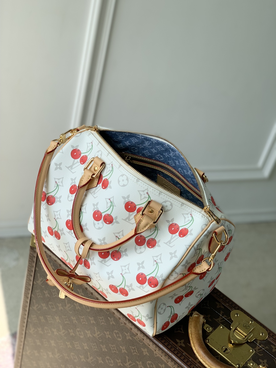 L0vis Vvtt0n Speedy Soft 30 Bag -21 x 17 x 30CM