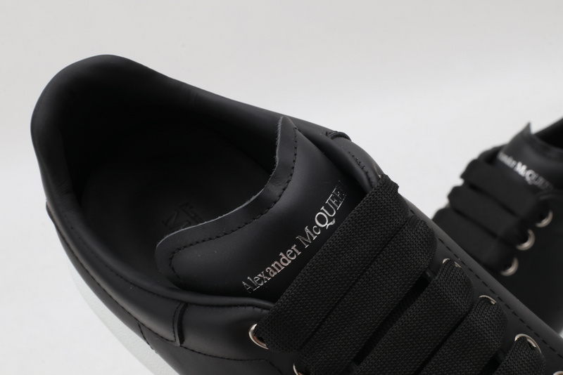 A1exa*der m*q*en sports shoes