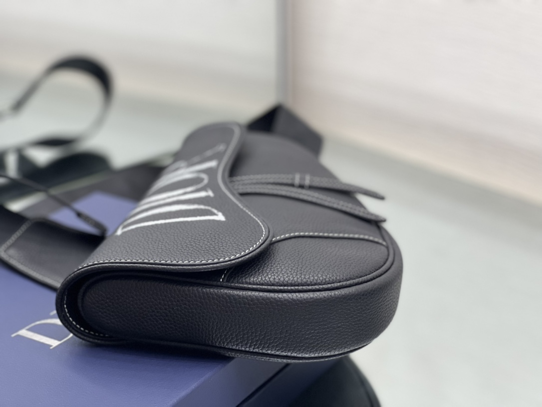 D*or saddle bag-20 x 28.6 x 5cm