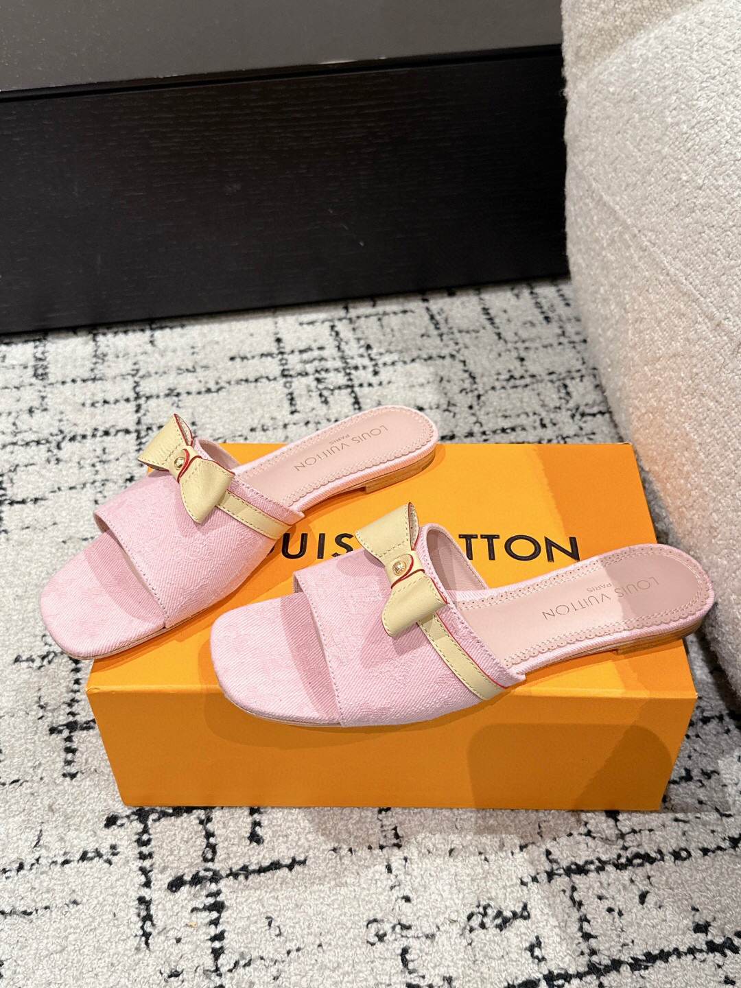 L0vis Vvtt0n 25SS Sandals