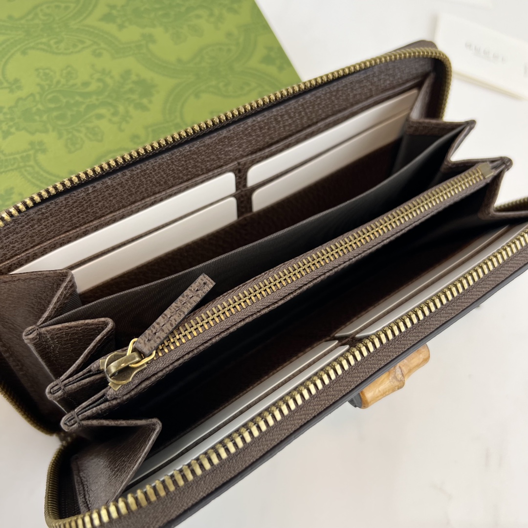 G*u*i wallet-19x10.5x2cm