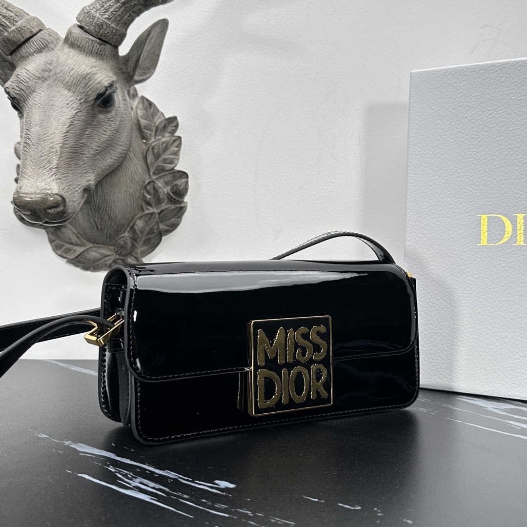 D*or miss D*or allover bag-22*11*6cm
