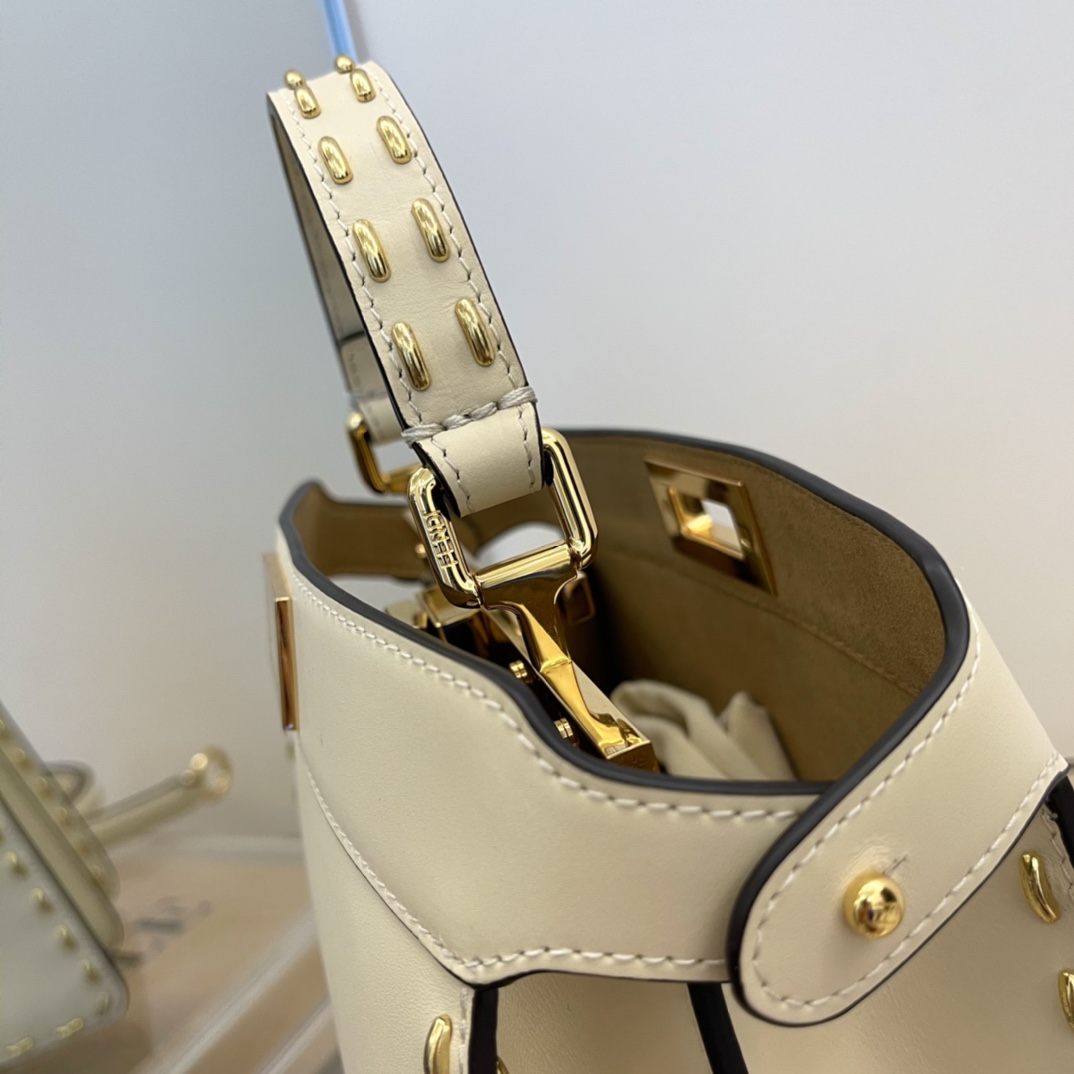 F**di peekaboo-27x21x9.5cm