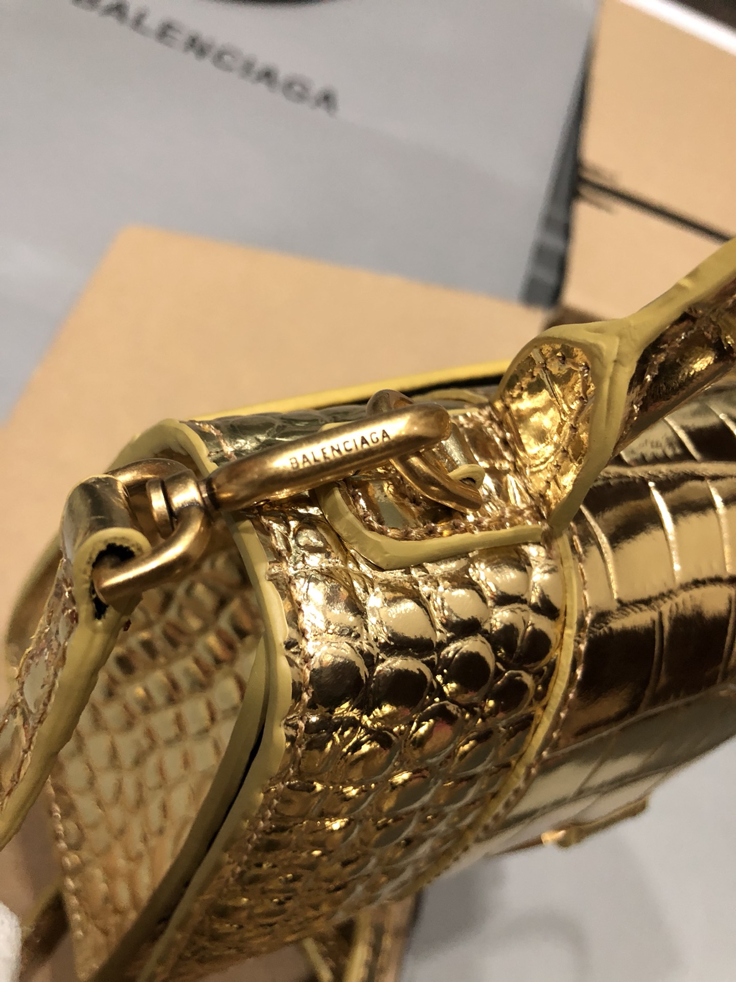 Ba*len*cia*ga small hourglass bag-13*8*19cm