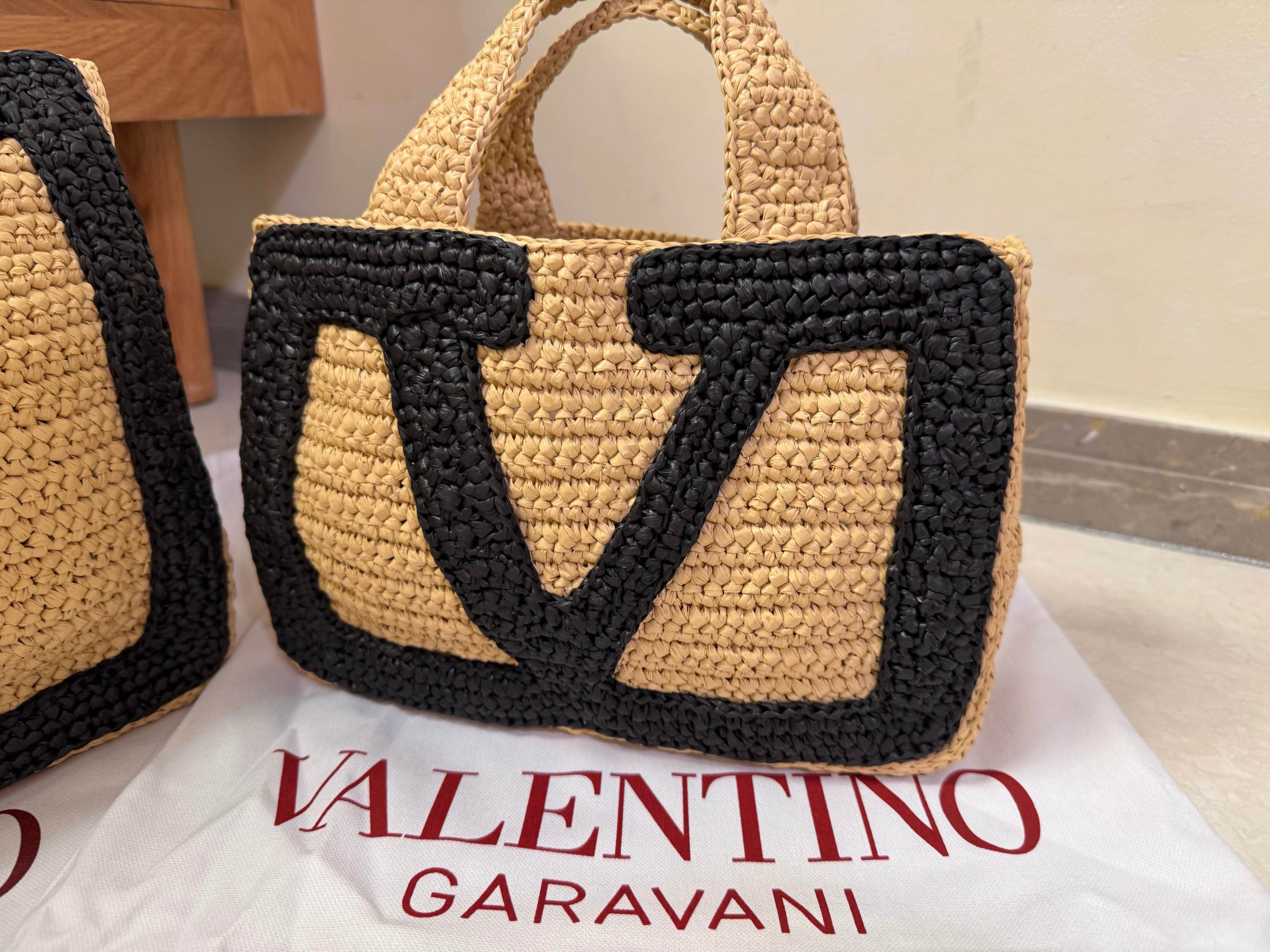 Va1e*ntin0 Garavani Viva Tote Bag