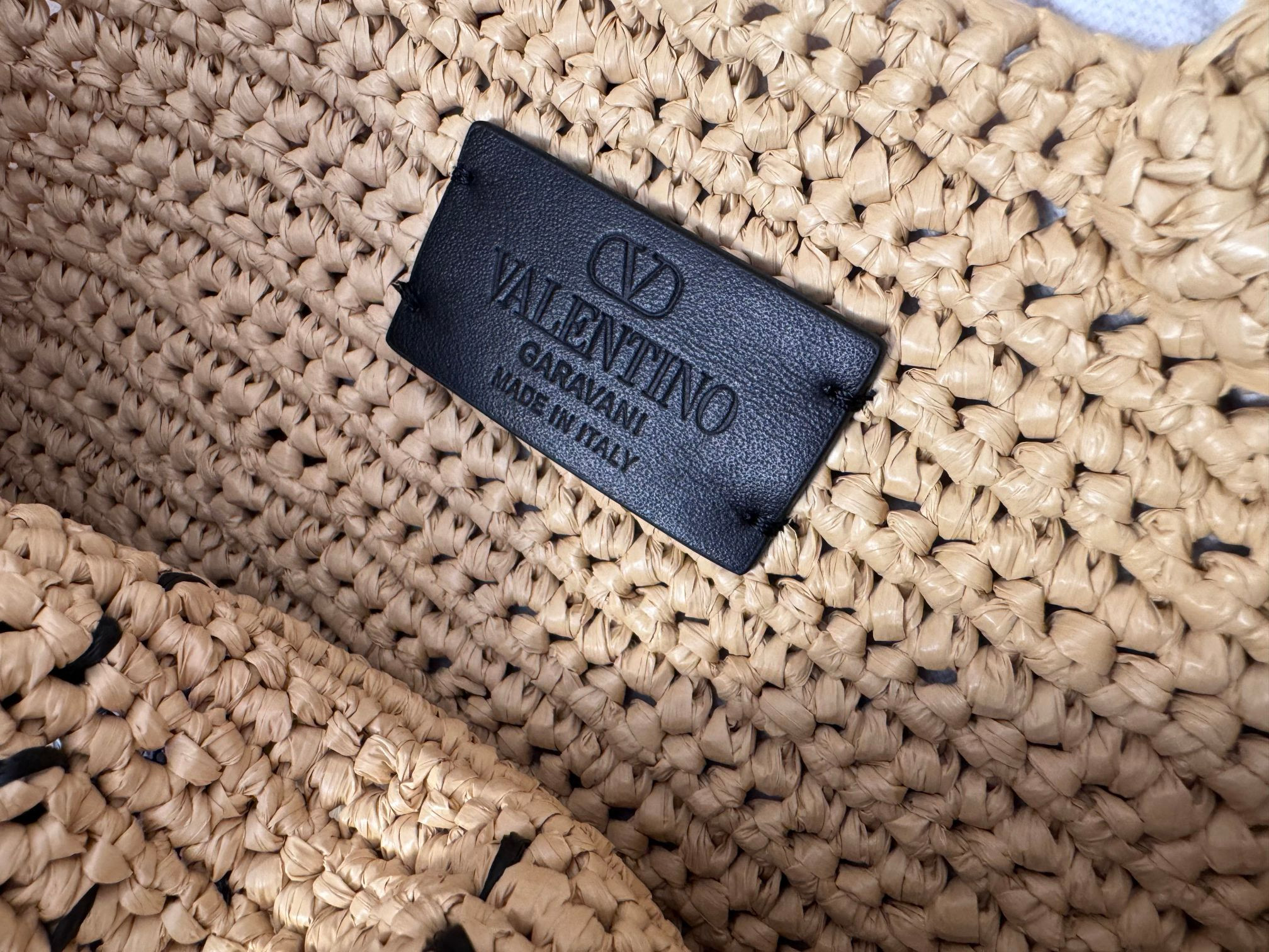 Va1e*ntin0 Garavani Viva Tote Bag