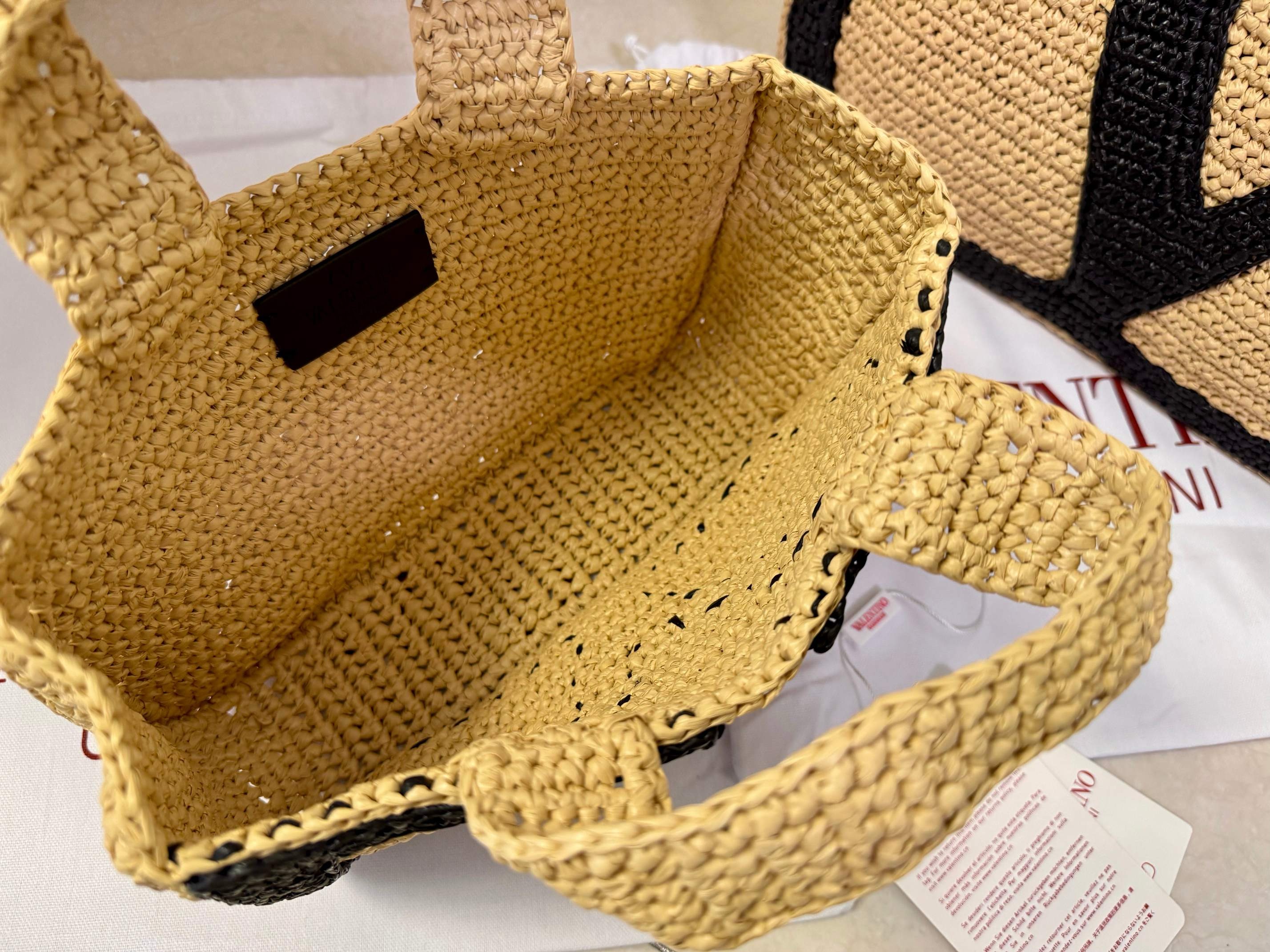 Va1e*ntin0 Garavani Viva Tote Bag