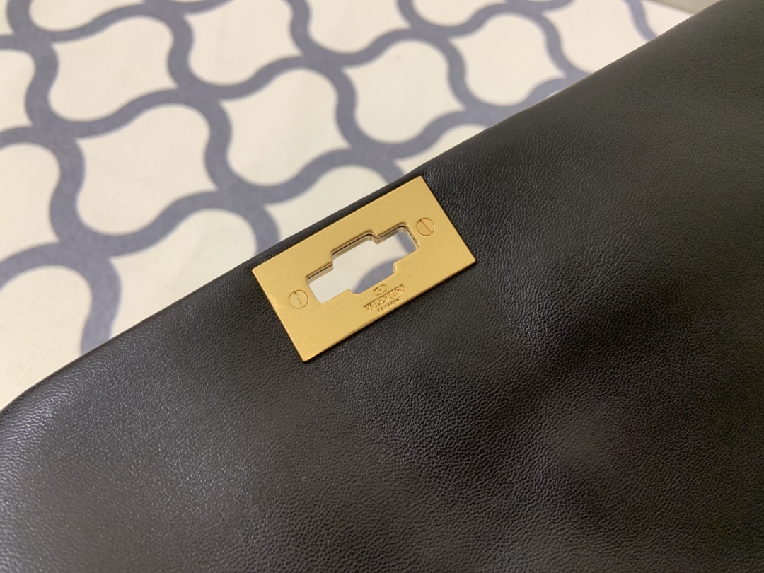 Valentin0 Garavani Roman Stud-Large Size-30*20*12CM