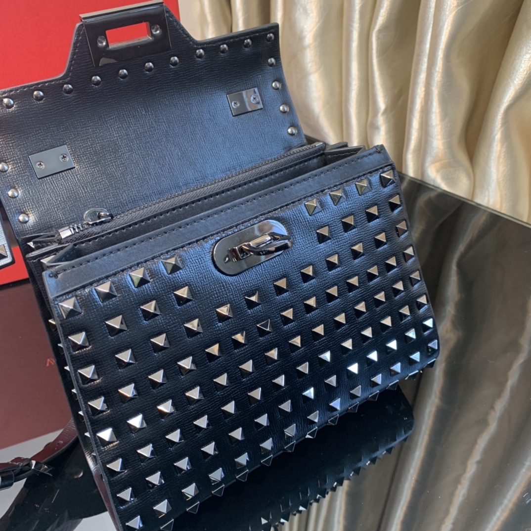 Va1e*ntin0 garavani rockstud alcove-22*17*9cm