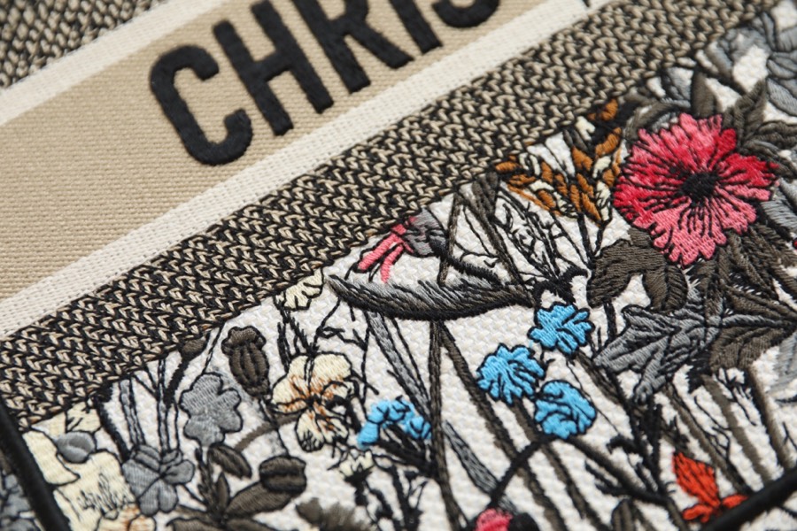 D*or small book tote-36.5cm