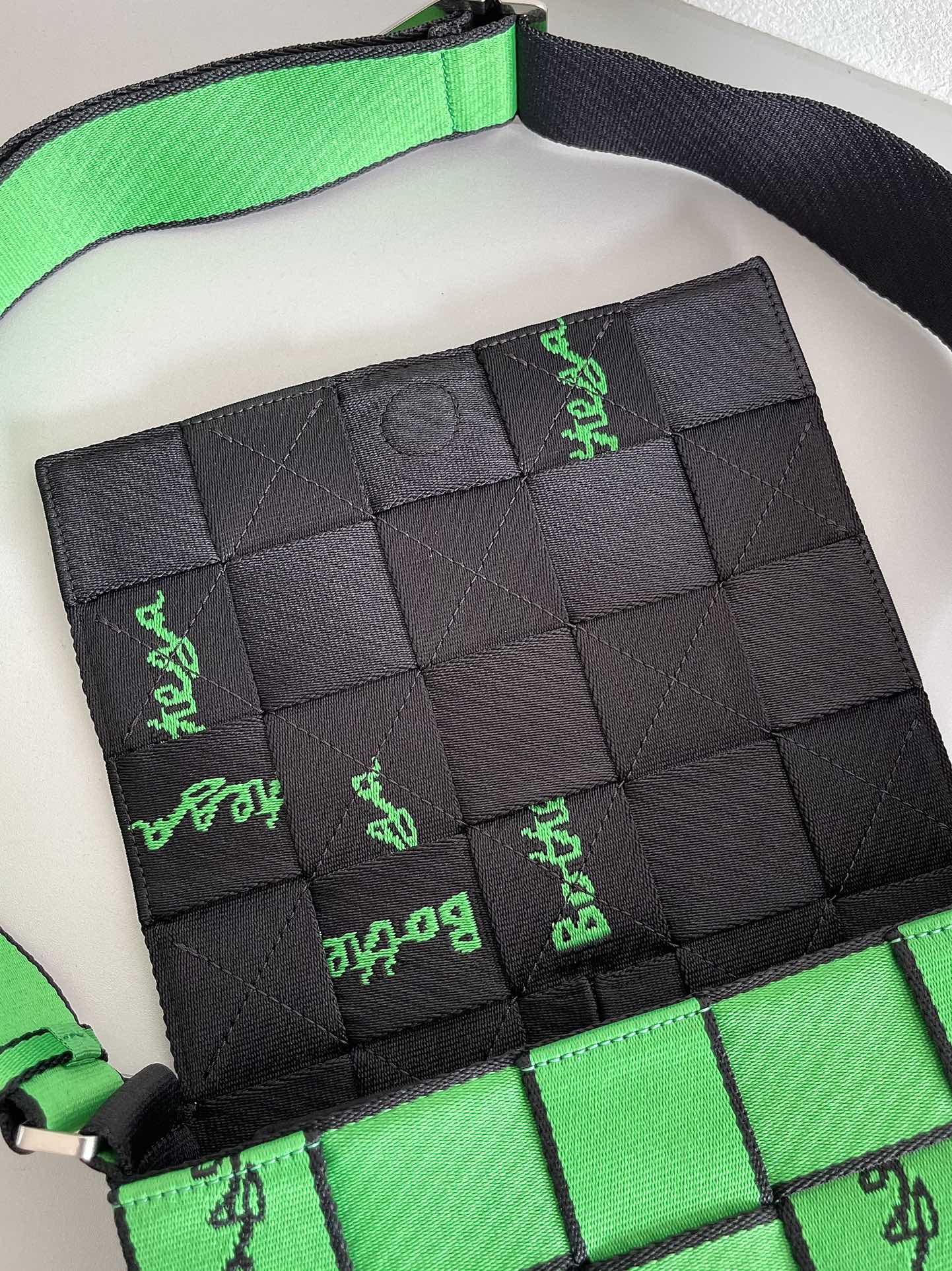 bo*te*ga Ve*ne*ta webbing crossbody bag-25*15*5cm